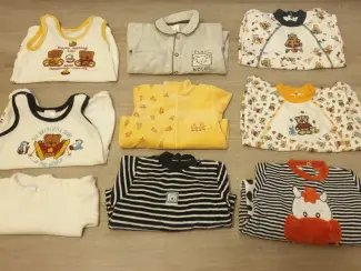 8 babypakjes met voet en 1 truitje maat 50