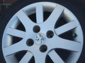 Autobanden 15 Inch Hockenheim Velgen Peugeot 207 CC 4x108