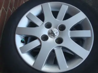 Autobanden 15 Inch Hockenheim Velgen Peugeot 207 CC 4x108