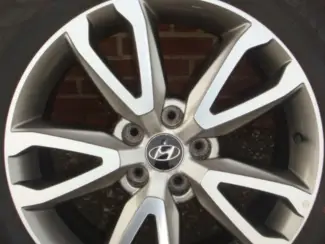 18’’Originele Hyundai V-Spoke Velgen en Banden 5x114.3