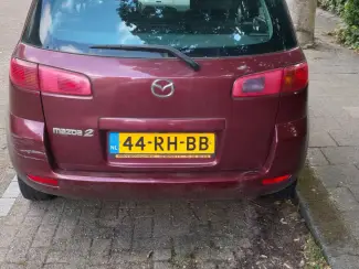 Auto Mazda 2