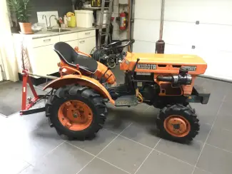 Tractor Kubotab5001