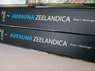 Tka. Avifauna Zelandia 2 delen in hoes. Vraagprijs € 45,00