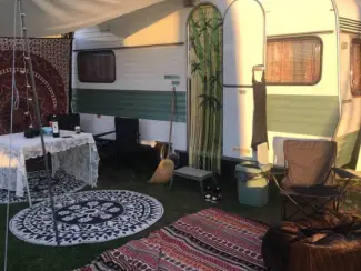 Vintage caravan Chateau Touring Elite 1977