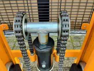 Kantoor en Winkelinrichting Handige stapelaar 1 ton