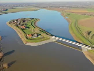 Groot woonhuis te koop Visserweert 50 Roosteren Maaseik € 297.500