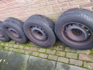 Citroen Berlingo zomerbanden + stalen velgen (4st.)