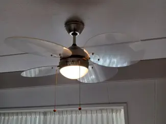 Plafondventilator met verlichting van Jan de Bouvrie