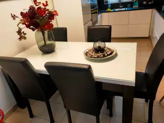Te Koop Eettafel