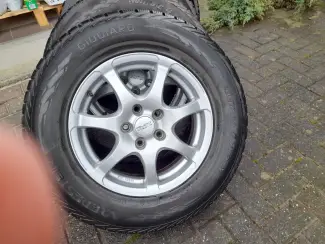 Winterbanden met velgen