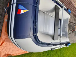 Rubberboot met buitenboord motor