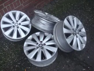 Autobanden 16 Originele Seat Arona 16 inch Velgen Steek 5x100
