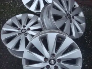Autobanden 16 Originele Seat Arona 16 inch Velgen Steek 5x100