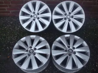 Autobanden 16 Originele Seat Arona 16 inch Velgen Steek 5x100