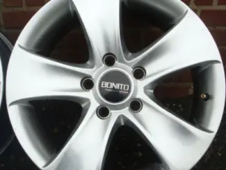 16 Inch Bonito Velgen Steek 5x114,3 5x115