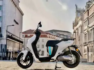 Scooters Elektrische Yamaha Neos Scooter Gezocht van 2024 of Nieuwer