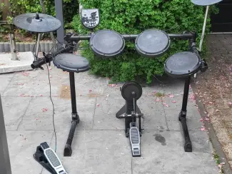 Alesis DM6 Elektrisch drumstel