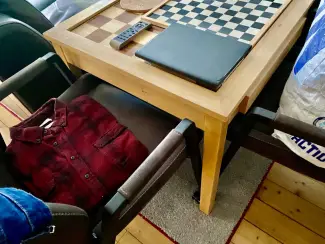 Als nieuwe Schaaktafel met grote Schaak stukken compleet
