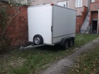 Aanhangwagens en Trailers gesloten aanhangwagen met valdeur
