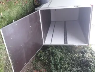 Aanhangwagens en Trailers gesloten aanhangwagen met valdeur