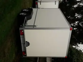 Aanhangwagens en Trailers gesloten aanhangwagen met zijluik