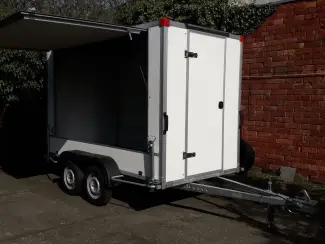 Aanhangwagens en Trailers gesloten aanhangwagen met zijluik
