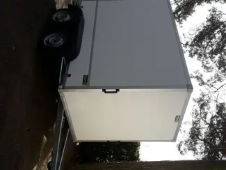 gesloten aanhangwagen roca