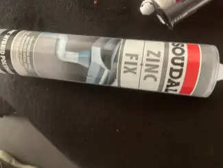 Diensten | Dakdekkers en Rietdekkers Kit bussen voor regen pijp