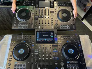 Nieu AlphaTheta XDJ-AZ, Denon DJ Prime 4+W, Pioneer DJ OPUS-QUAD