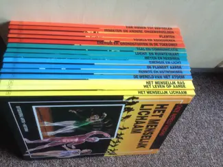 Boeken ; Onze Wereld Vandaag ; 16 Prachtige exemplaren TOP