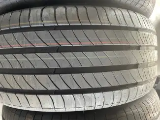 Autobanden 225-40-18 Michelin demo   banden nieuw € 99.-