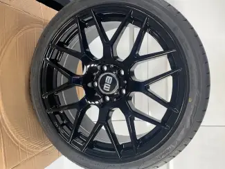 Autobanden 18 inch Mercedes vito velgen en banden € 1099.-