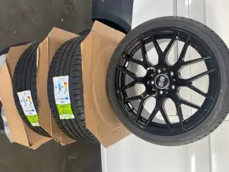 Autobanden 18 inch Mercedes vito velgen en banden € 1099.-