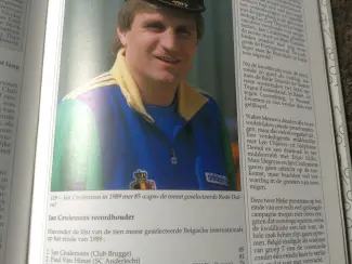 Overige Boeken en Diversen Jaarboeken (16stuks ) van 1988 tot 2003 in het Nederlands