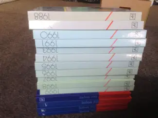 Overige Boeken en Diversen Jaarboeken (16stuks ) van 1988 tot 2003 in het Nederlands