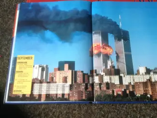 Jaarboeken (16stuks ) van 1988 tot 2003 in het Nederlands
