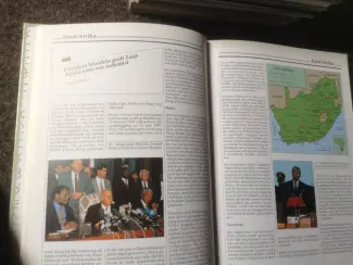 Overige Boeken en Diversen Jaarboeken (16stuks ) van 1988 tot 2003 in het Nederlands