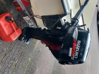 Sloepen sloep met trailer motor biminitop
