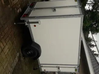 gesloten aanhangwagen 1 as
