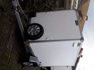 gesloten aanhangwagen