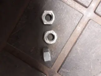 IJzerwaren en Bevestigingsmiddelen moeren nieuw