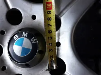 Autobanden banden op velg
