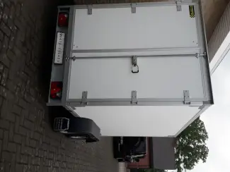 Aanhangwagens en Trailers gesloten aanhangwagen geremd