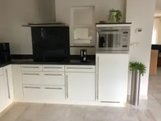 Keuken | Keukenelementen Aanbouwkeuken Beige (Vanille) met RVS handgrepen