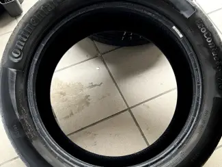 Autobanden twee originele MB EQA 250 zomerbanden