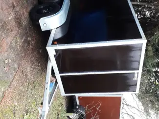 gesloten aanhangwagen roca