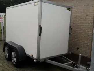 gesloten aanhangwagen roca