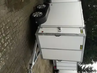 gesloten aanhangwagen roca