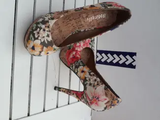 pumps 37
