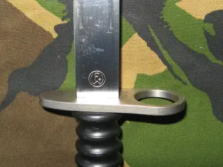 Militaria Zwitserse SIG 57 Bajonet met Schede van Victoria Schwyz